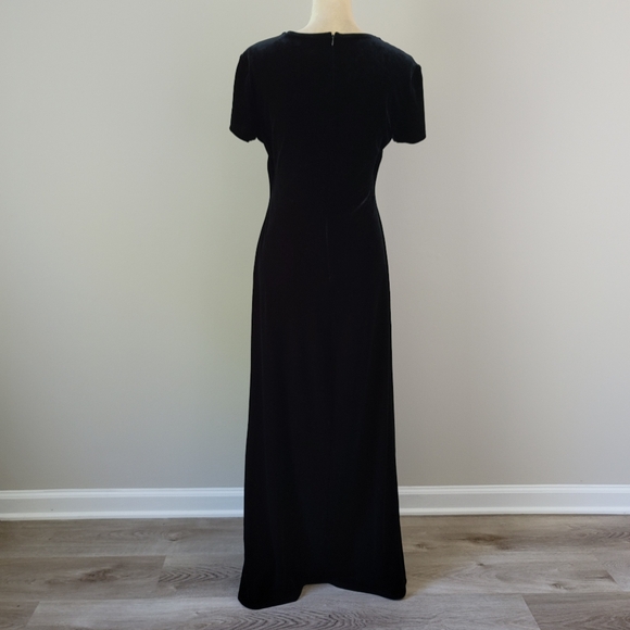 Vintage J.R. NITES by CALIENDO Size 6 Black Velvet Short Sleeve Beaded Dress - Picture 3 of 8